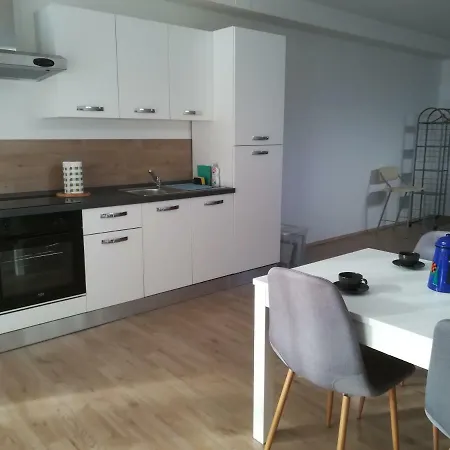 Cypress Hill Studio Apartment-rozna Dolina Apartment